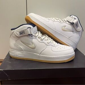 Nike Air Force 1 Mid QS “NYC”